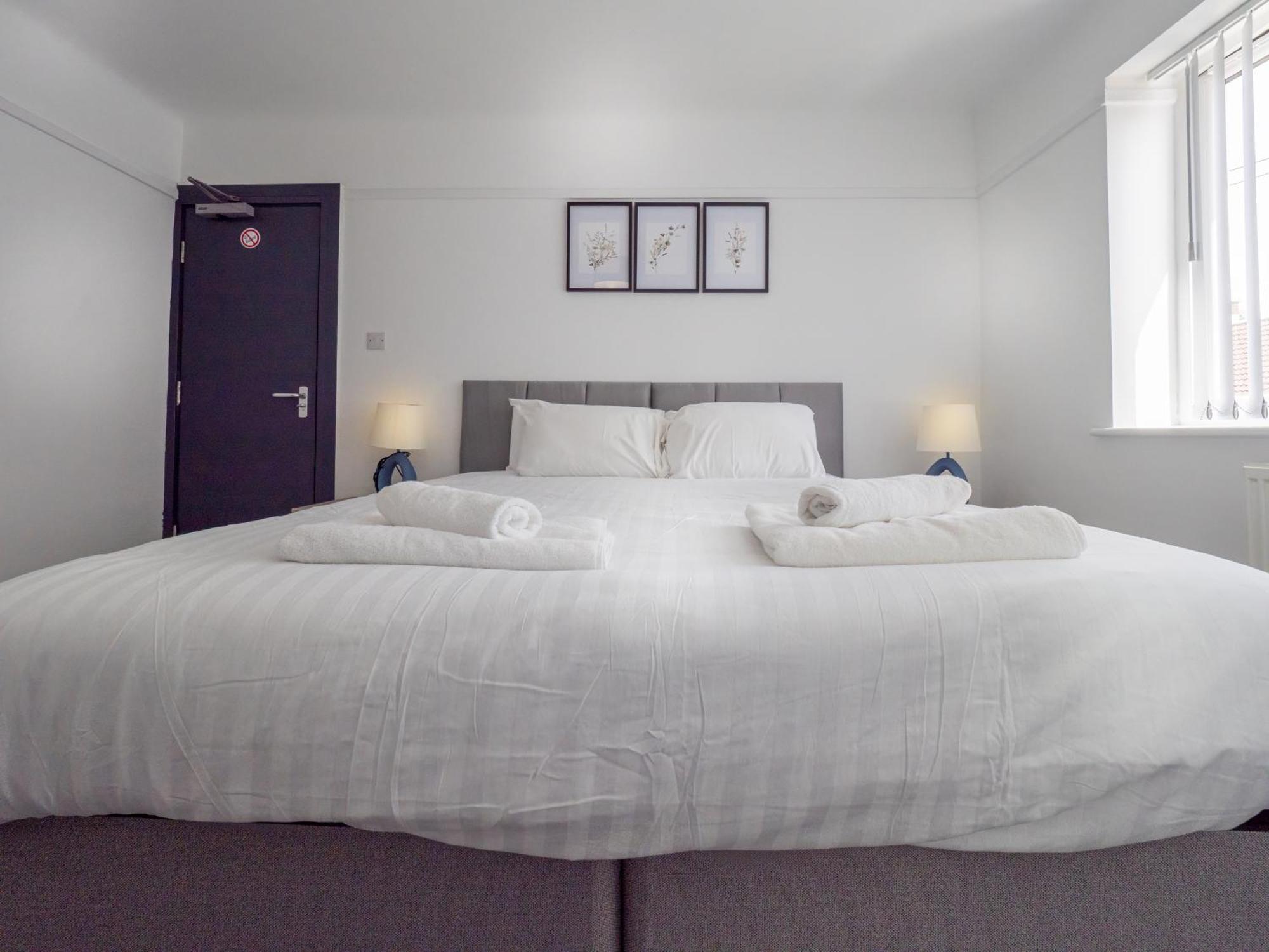 3Br Haven Retreat In Wallasey With Free Street Parking Exterior foto